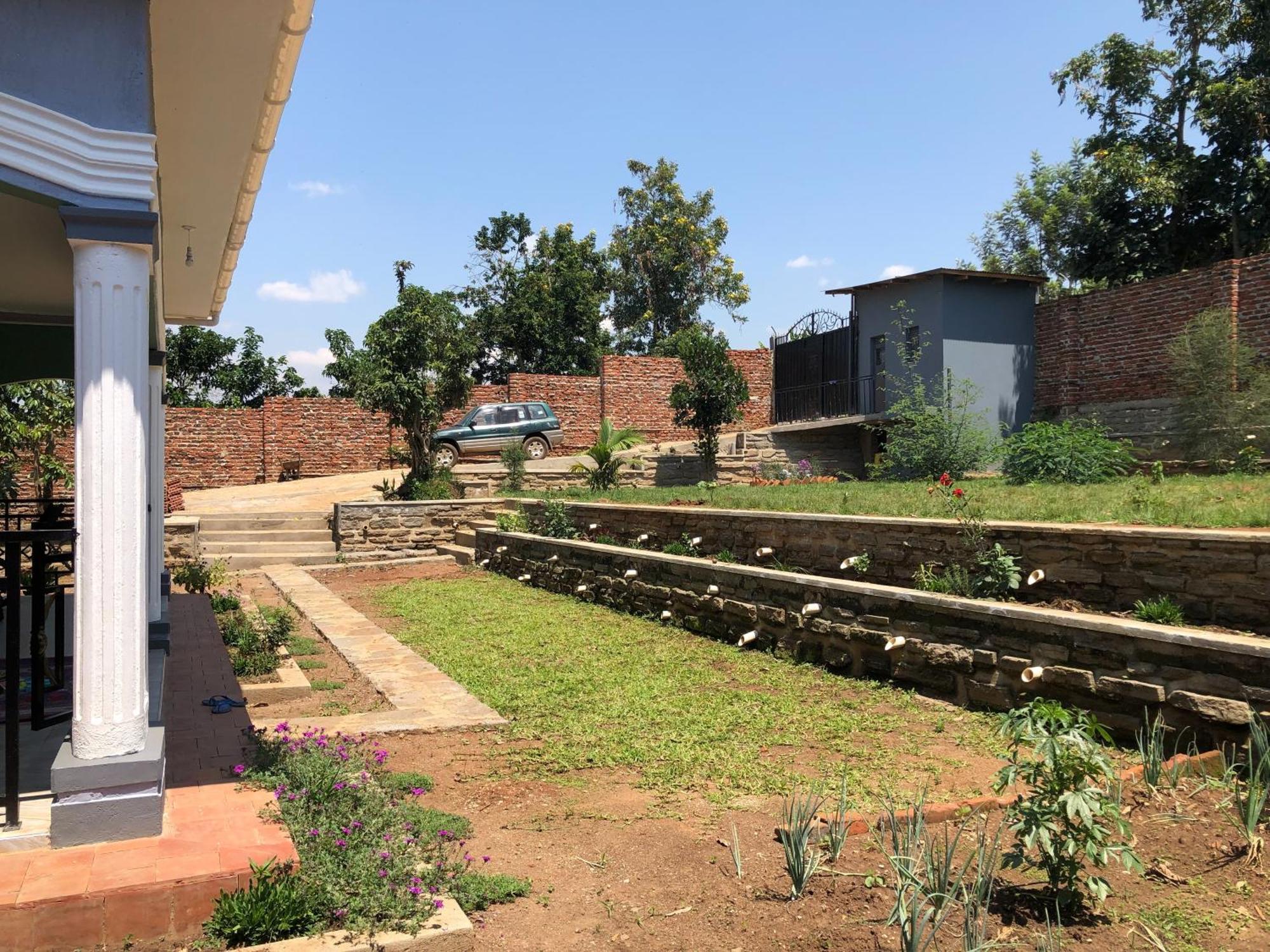 Fort Marigold Hotel Fort Portal Exterior photo