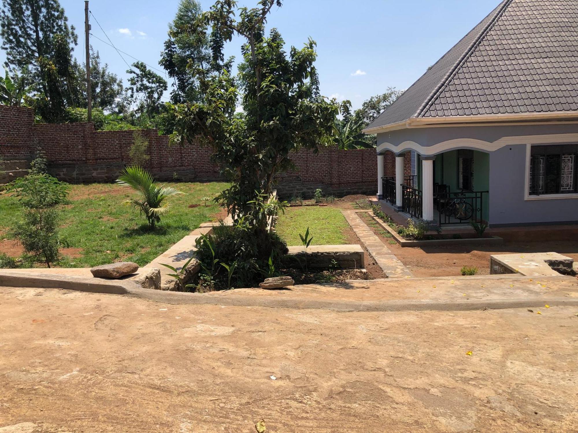 Fort Marigold Hotel Fort Portal Exterior photo